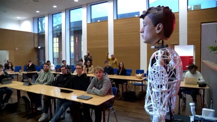 German students taught by AI robot Captcha