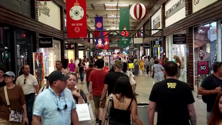 Argentines flock abroad for cheaper shopping