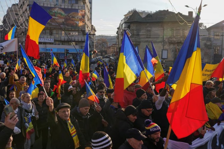 Romanians protest election cancellation