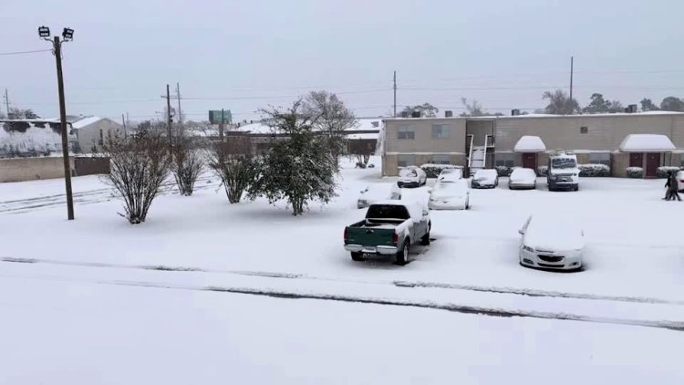 Gulf Coast storm shatters snow records