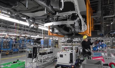 Japan's economy contracts in key sectors