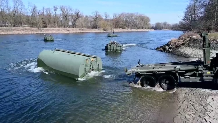 U.S. soldiers train on Danube River bridges