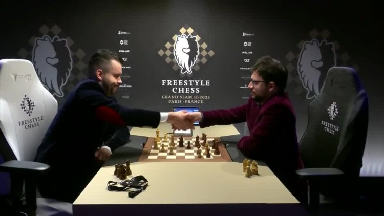 Nepomniachtchi tops Carlsen in Paris tie