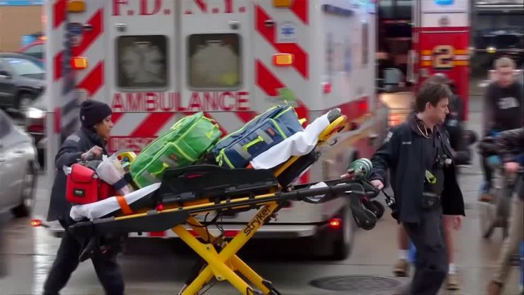 Tourist helicopter crash kills six in NYC