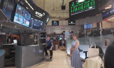 Wall Street ends flat before China talks