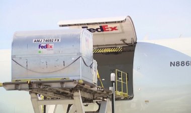 U.S. cuts China tariff on low-value goods