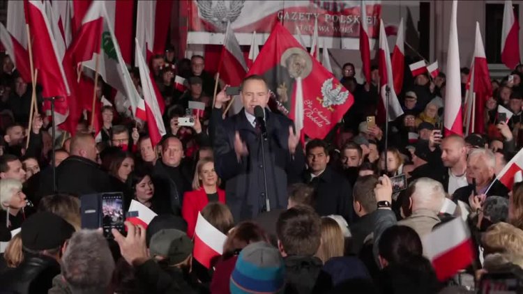 Nawrocki ends campaign with bold rally