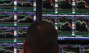 Stocks inch up as tech giants rally