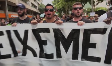 Barcelona erupts in anti-tourism protest