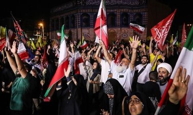 Amid bombs, Iranians show quiet defiance