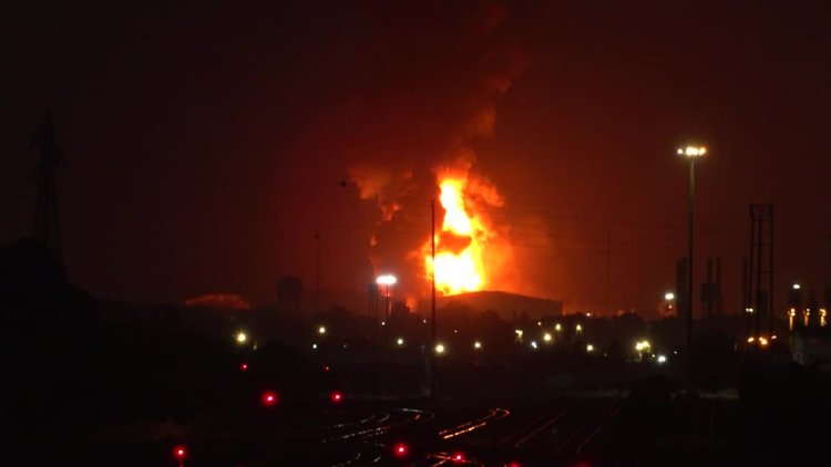 Fire hits Tehran refinery after strike