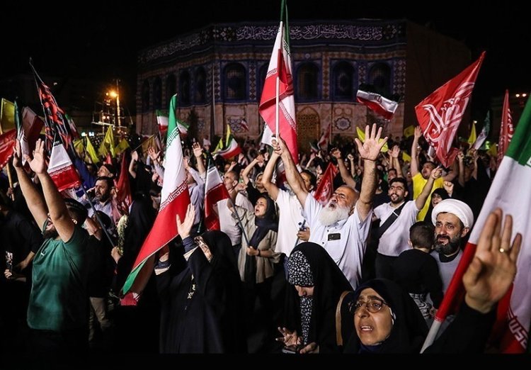 Amid bombs, Iranians show quiet defiance