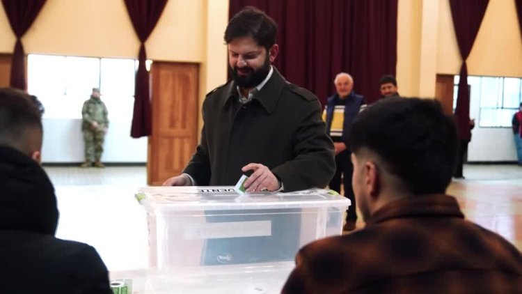 Communist candidate wins Chile primary