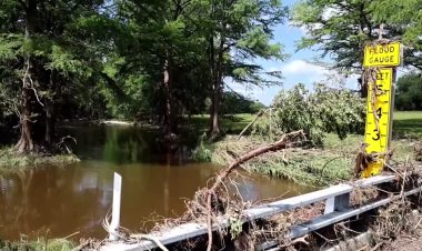 Texas flood deaths top 100, many children