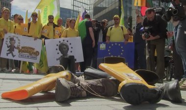 EU farmers protest over budget cuts