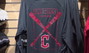 Trump pushes for old sports team names