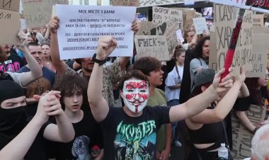 Zelensky restores anti-graft agency power