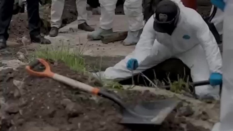 32 bodies found in Mexican mass grave