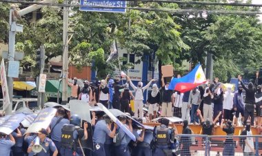 Philippines erupts over flood graft scandal