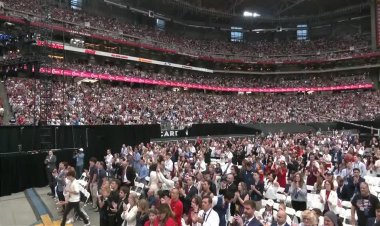 Thousands mourn activist Charlie Kirk