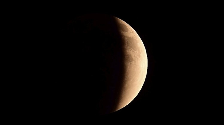 Rare blood moon light up skies