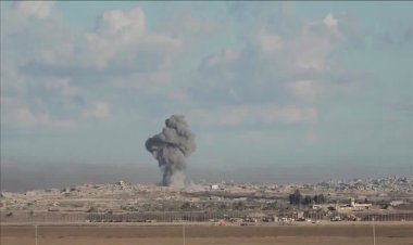 Gaza talks begin amid renewed explosions