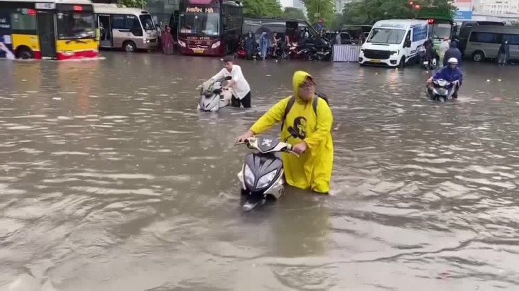 Typhoon Matmo floods Hanoi after heavy rains