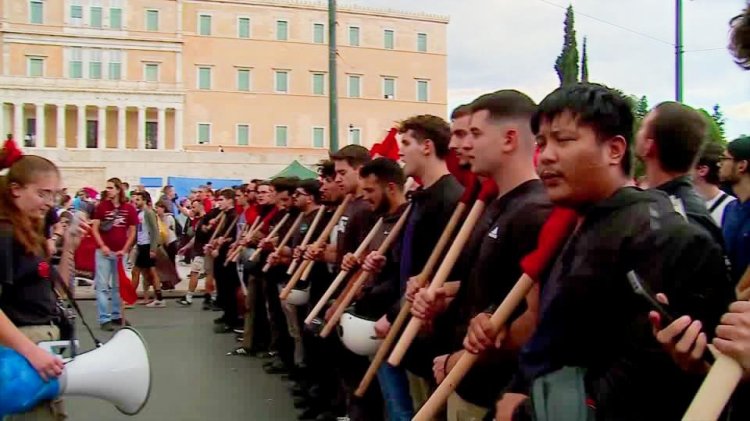 Greece hit by strike over labor reforms