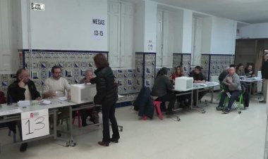 Chileans elect leaders in Spain