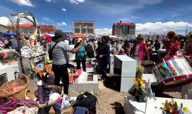 Bolivia celebrates Day of the Dead