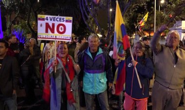 Ecuadorians reject proposed constitutional reforms