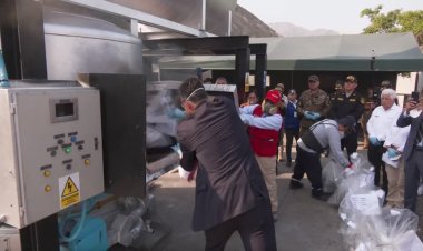 Peru burns nearly nine tonnes of drugs