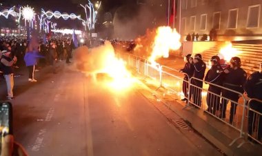 Firebombs hit albania pm office protest