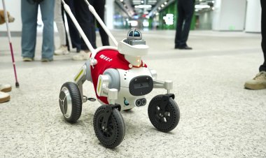 Shenzhen tests ai guide dog on metro