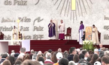 Pope Leo visits Beirut blast site