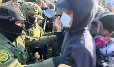 Supreme court blocks guard deployment to Chicago