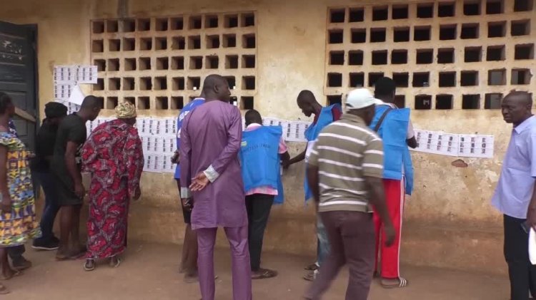 Touadera seeks third term in car vote