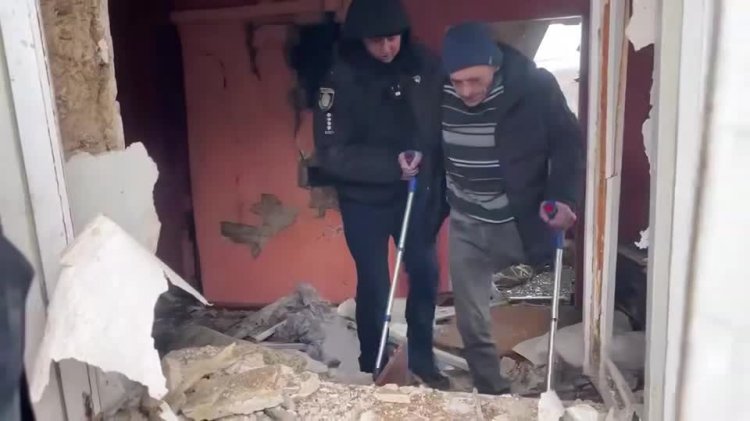 Russian strikes hit central and eastern Ukraine