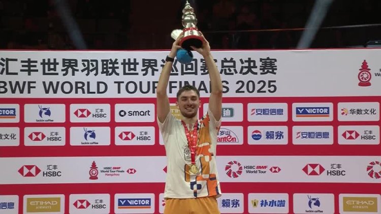 Popov stuns Shi to win world tour finals