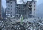 Russian strikes hit homes in Kharkiv