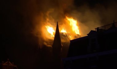 Fire devastates historic vondelkerk in Amsterdam