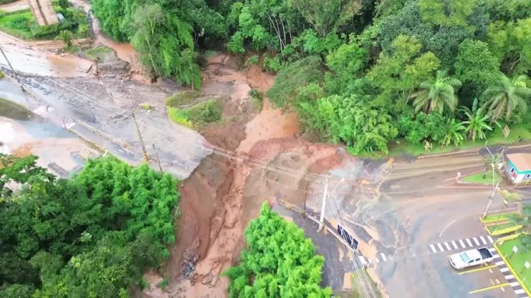 Vale halts mines after water overflow
