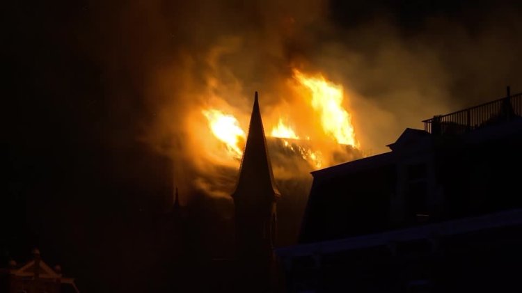 Fire devastates historic vondelkerk in Amsterdam