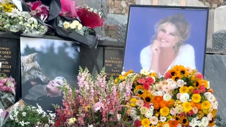 Bardot buried in Saint-Tropez