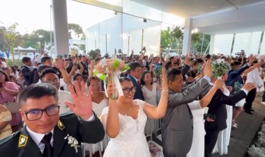 Lima hosts mass civil wedding