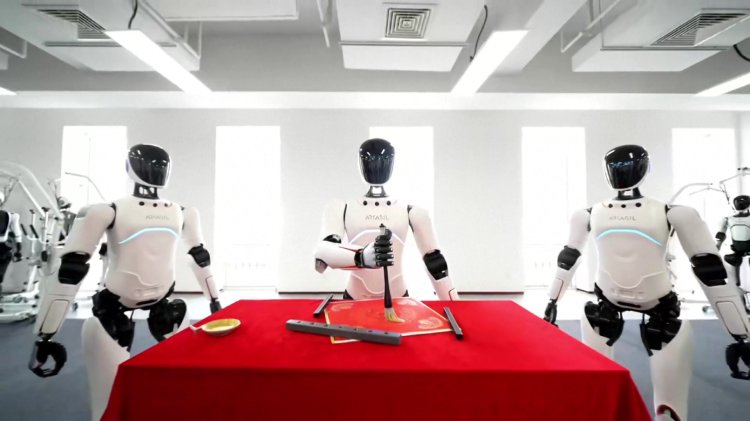 Humanoid robots perform festival calligraphy