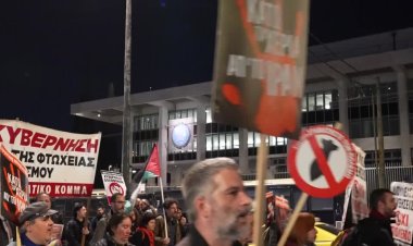 Protesters march in Athens over war