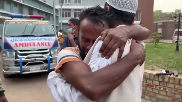 Bus plunges into Padma River