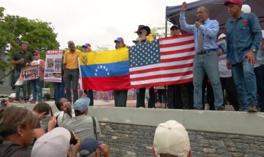 Venezuelans protest at U.S. embassy