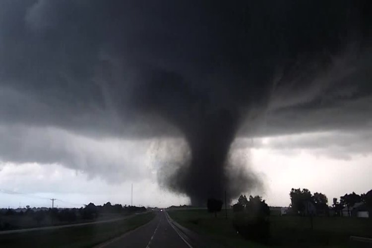 Tornadoes hit Oklahoma, injure several